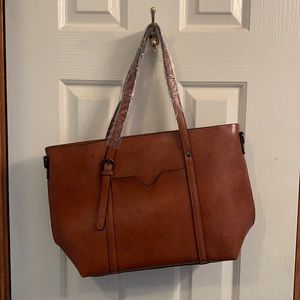Beautiful Brown shoulder or hand purse